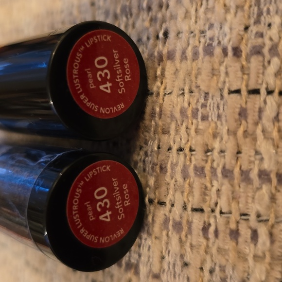 REVLON BRAND WOMEN'S SUPER LUSTROUS LIPSTICK BUNDLE OF 2 - Picture 2 of 6